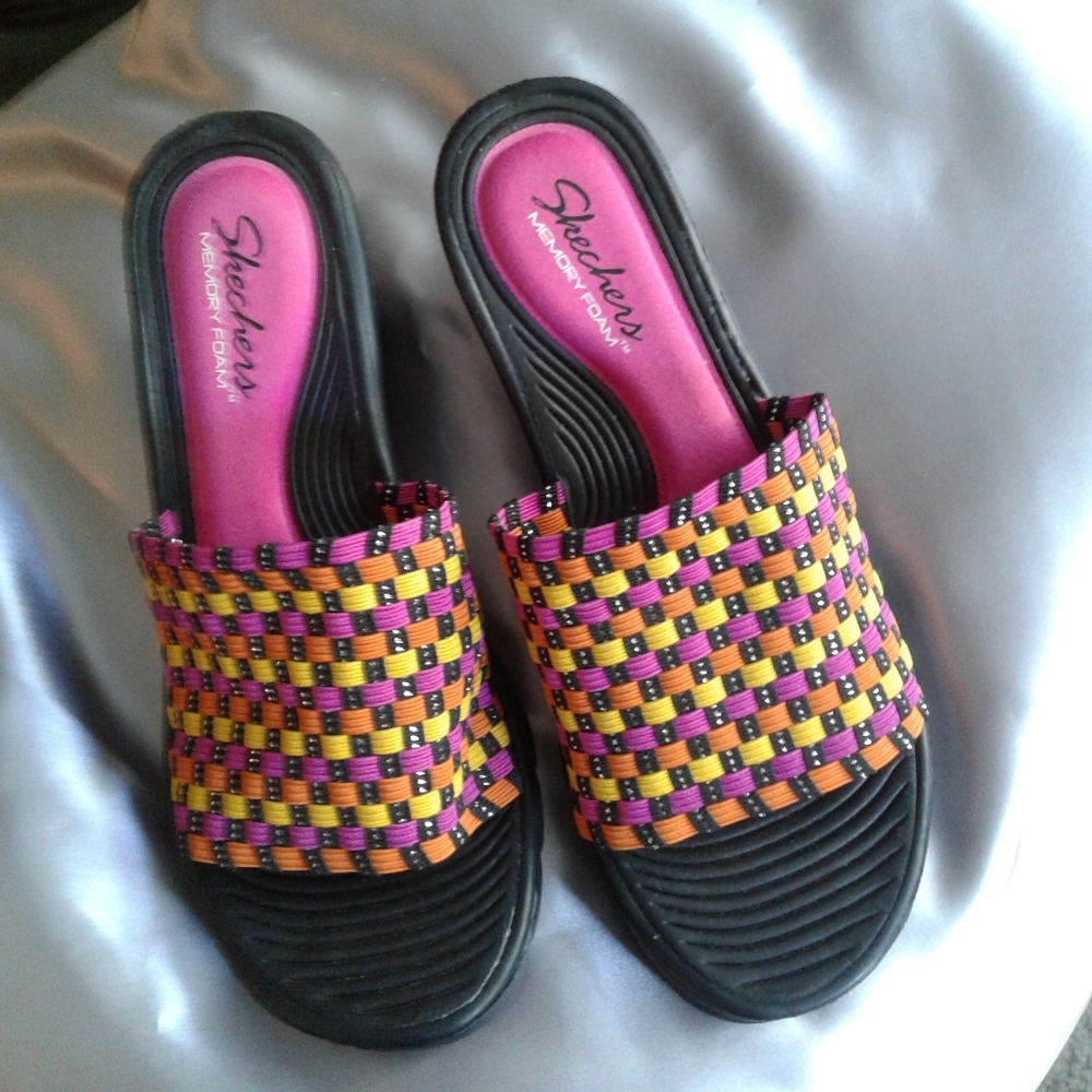 SKECHERS Memory Foam Sandals